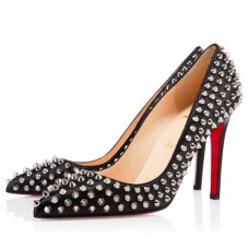 Zapatos de tacón Christian Louboutin Pigalle Spikes de 100 mm, color negro. Zapatos de tacón Christian Louboutin Pigalle Spikes de 100 mm, color negro.