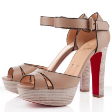 Sandalias Christian Louboutin Woodaola de 120 mm, color natural. Sandalias Christian Louboutin Woodaola de 120 mm, color natural.
