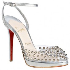 Sandalias Christian Louboutin Jeannette Spiked de 120 mm, color plata. Sandalias Christian Louboutin Jeannette Spiked de 120 mm, color plata.