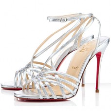 Sandalias Christian Louboutin Beverly de 100 mm, color plata. Sandalias Christian Louboutin Beverly de 100 mm, color plata.