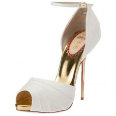 Sandalias Christian Louboutin Armadillo Bride de 120 mm, color blanco. Sandalias Christian Louboutin Armadillo Bride de 120 mm, color blanco.