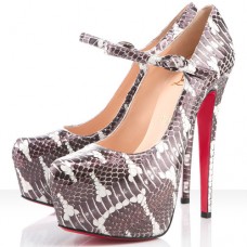 Zapatos de tacón Mary Jane Lady Daf de Christian Louboutin de 160 mm en color violeta perlado. Zapatos de tacón Mary Jane Lady Daf de Christian Louboutin de 160 mm en color violeta perlado.