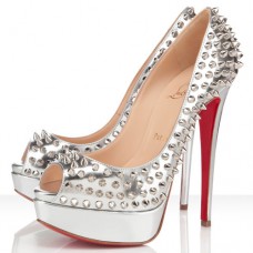Zapatos de tacón Christian Louboutin Lady Peep Spikes de 140 mm con puntera abierta, color plata. Zapatos de tacón Christian Louboutin Lady Peep Spikes de 140 mm con puntera abierta, color plata.