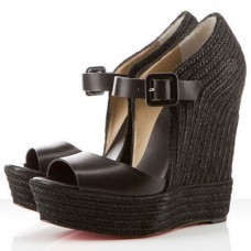 Alpargatas de cuña Christian Louboutin Praia de 140 mm, color negro. Alpargatas de cuña Christian Louboutin Praia de 140 mm, color negro.
