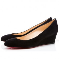 Sandalias de cuña Christian Louboutin New Peanut de 40 mm en color negro. Sandalias de cuña Christian Louboutin New Peanut de 40 mm en color negro.