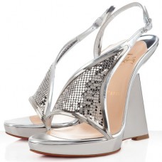 Sandalias de cuña Christian Louboutin Roxy Muse de 120 mm, color plata. Sandalias de cuña Christian Louboutin Roxy Muse de 120 mm, color plata.