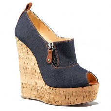 Sandalias de cuña Christian Louboutin Deroba Denim de 140 mm, color azul. Sandalias de cuña Christian Louboutin Deroba Denim de 140 mm, color azul.