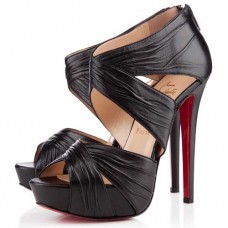 Botines Christian Louboutin Bandra de 140 mm, color negro. Botines Christian Louboutin Bandra de 140 mm, color negro.