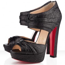 Botines Christian Louboutin Applique de 140 mm en color negro. Botines Christian Louboutin Applique de 140 mm en color negro.