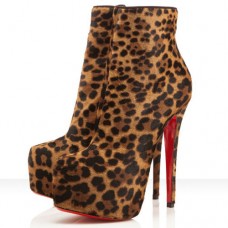 Botines Christian Louboutin Daf Booty de 160 mm con estampado de leopardo. Botines Christian Louboutin Daf Booty de 160 mm con estampado de leopardo.