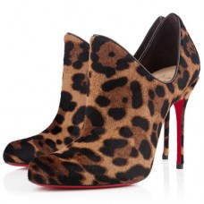 Botines Christian Louboutin Dugueclina de 100 mm con estampado de leopardo. Botines Christian Louboutin Dugueclina de 100 mm con estampado de leopardo.