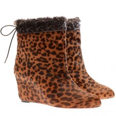Botines Christian Louboutin Toufure de 80 mm con estampado de leopardo. Botines Christian Louboutin Toufure de 80 mm con estampado de leopardo.