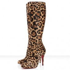 Botas Christian Louboutin Bourge de 100 mm con estampado de leopardo. Botas Christian Louboutin Bourge de 100 mm con estampado de leopardo.