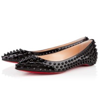 Bailarinas Christian Louboutin Pigalle con tachuelas negras Bailarinas Christian Louboutin Pigalle con tachuelas negras