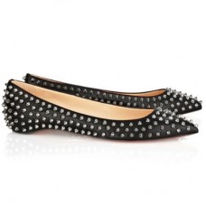 Bailarinas Christian Louboutin Pigalle con tachuelas negras Bailarinas Christian Louboutin Pigalle con tachuelas negras