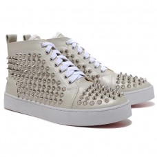 Zapatillas Christian Louboutin Louis Silver Spikes color beige. Zapatillas Christian Louboutin Louis Silver Spikes color beige.