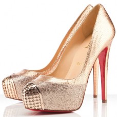 Zapatos de tacón Christian Louboutin Maggie de 140 mm, color dorado. Zapatos de tacón Christian Louboutin Maggie de 140 mm, color dorado.