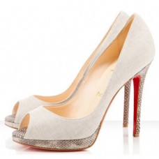 Zapatos de tacón Christian Louboutin Yolanda de 120 mm con puntera abierta, color beige.