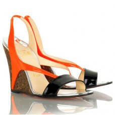Sandalias de cuña Christian Louboutin Yasmine de 100 mm color naranja. Sandalias de cuña Christian Louboutin Yasmine de 100 mm color naranja.