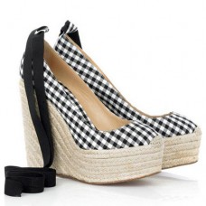 Sandalias de cuña Christian Louboutin Formentera Gingham de 140 mm, color negro/blanco. Sandalias de cuña Christian Louboutin Formentera Gingham de 140 mm, color negro/blanco.