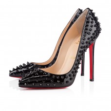 Zapatos de tacón Christian Louboutin Pigalle Spikes de 120 mm, color negro. Zapatos de tacón Christian Louboutin Pigalle Spikes de 120 mm, color negro.