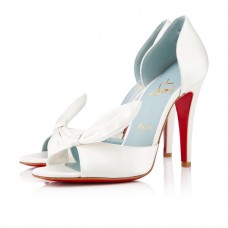 Zapatos Christian Louboutin Livre de 100 mm para ocasiones especiales, color blanco roto. Zapatos Christian Louboutin Livre de 100 mm para ocasiones especiales, color blanco roto.