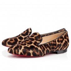 Mocasines Sakouette de Christian Louboutin con estampado de leopardo.