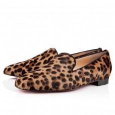 Mocasines Henriette de Christian Louboutin con estampado de leopardo. Mocasines Henriette de Christian Louboutin con estampado de leopardo.