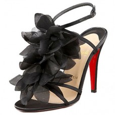 Sandalias Christian Louboutin Petal de 70 mm en color negro. Sandalias Christian Louboutin Petal de 70 mm en color negro.