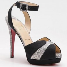 Sandalias Christian Louboutin Double Moc de 120 mm, color negro. Sandalias Christian Louboutin Double Moc de 120 mm, color negro.
